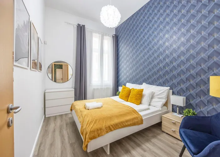 Charming City Center Suite W\' 2 Bedrms In The Gozsdu Garden
